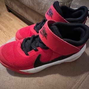 Nike Team Hustle Sneakers (size 12)